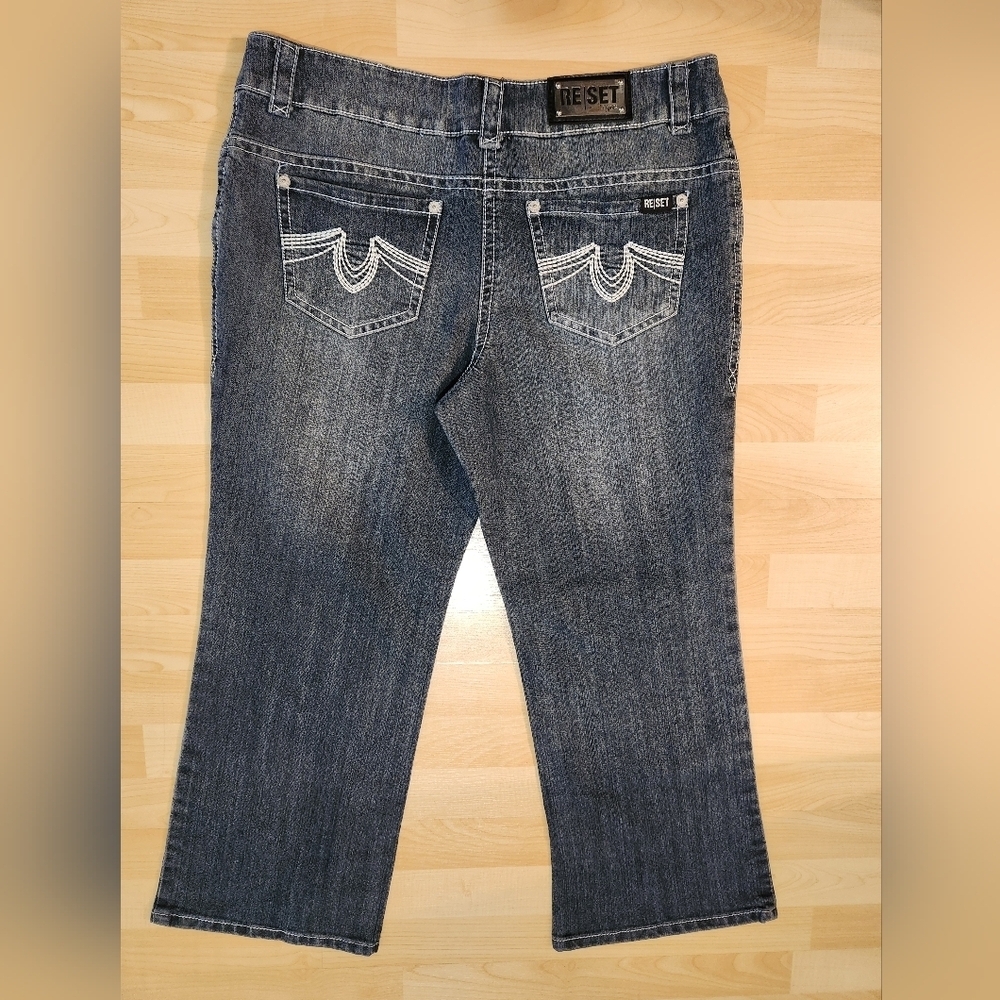 RESET Dark Wash Cropped Kick Flare Jeans Dual Button Fly Embroidered Pocket SZ16 - Picture 2 of 9